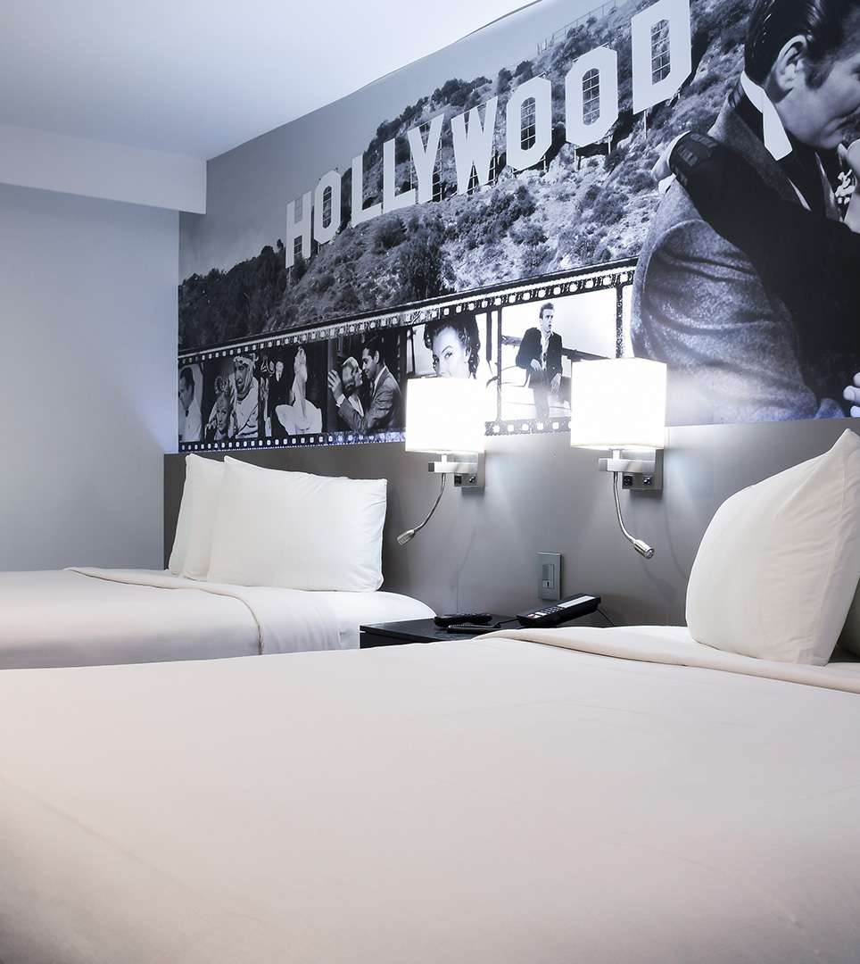 BOOK LUXURIOUS ACCOMMODATIONS AT OUR GLENDALE, CA HOTEL