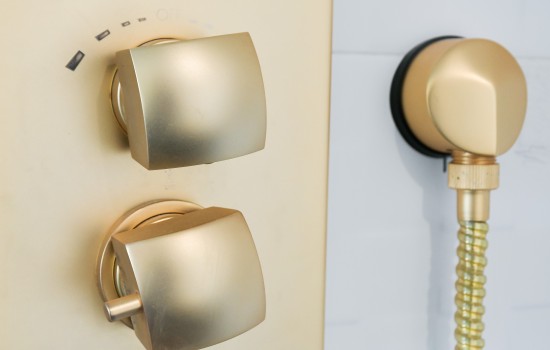 Welcome To Glen Capri Inn & Suites Burbank Universal - Shower Controls